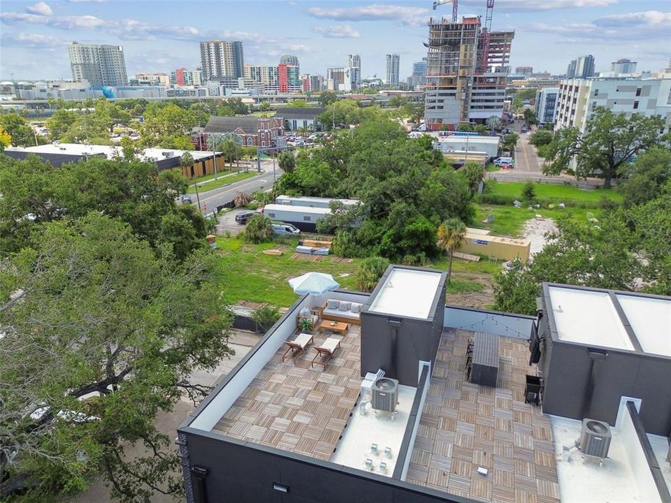 For Sale: $839,000 (3 beds, 3 baths, 2104 Square Feet)