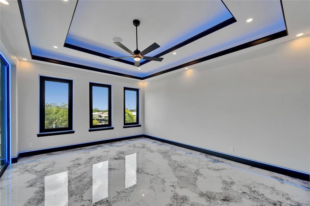 En Venta: $1,399,000 (5 camas, 3 baños, 3202 Pies cuadrados)