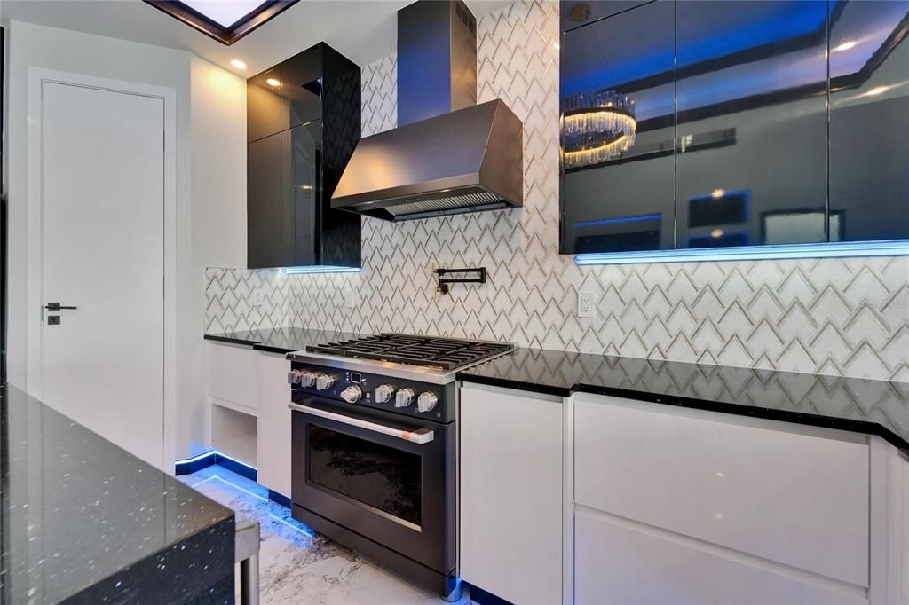 En Venta: $1,399,000 (5 camas, 3 baños, 3202 Pies cuadrados)