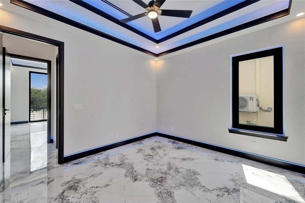 En Venta: $1,399,000 (5 camas, 3 baños, 3202 Pies cuadrados)