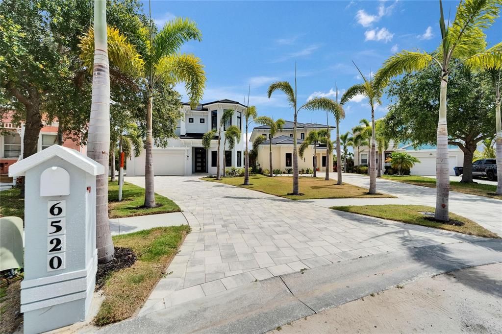 En Venta: $1,399,000 (5 camas, 3 baños, 3202 Pies cuadrados)