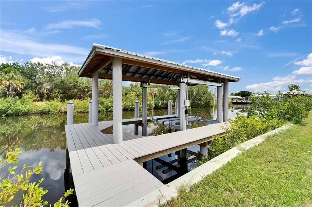 En Venta: $1,399,000 (5 camas, 3 baños, 3202 Pies cuadrados)