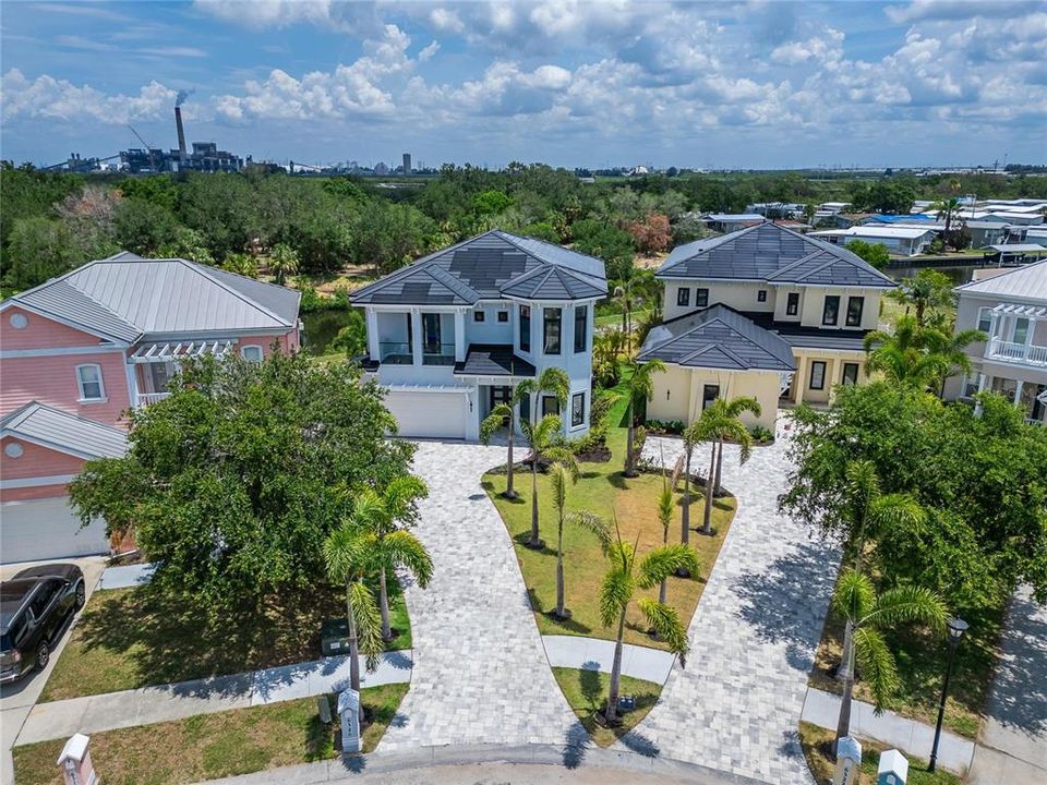 En Venta: $1,399,000 (5 camas, 3 baños, 3202 Pies cuadrados)