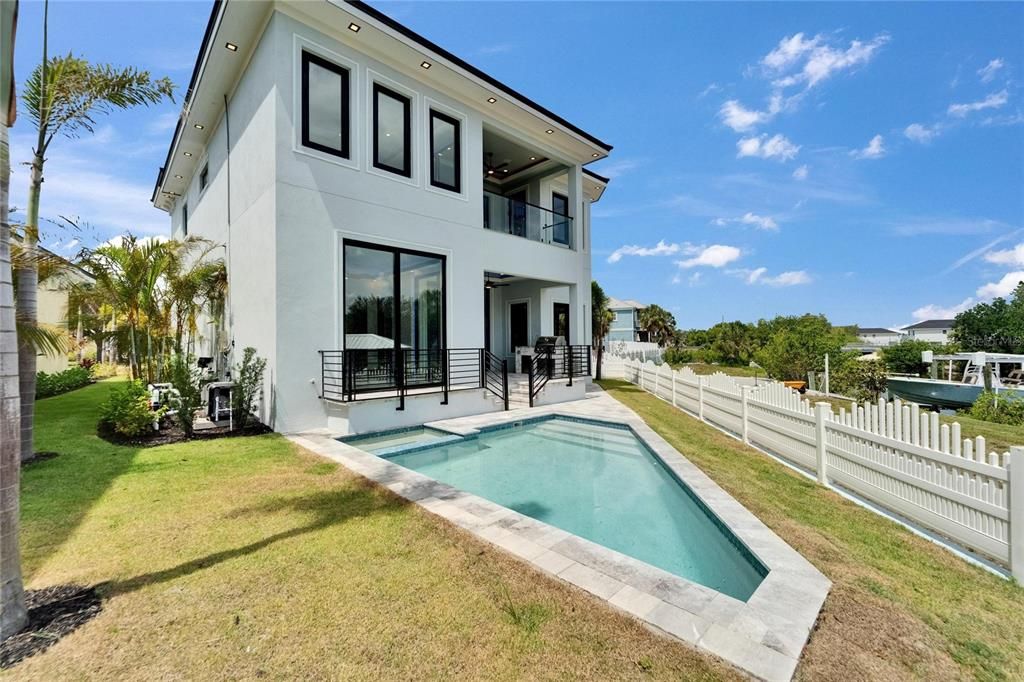 En Venta: $1,399,000 (5 camas, 3 baños, 3202 Pies cuadrados)