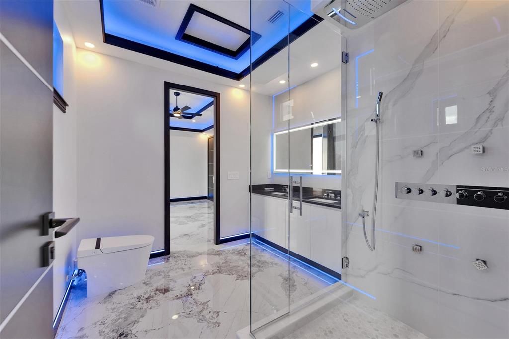 En Venta: $1,399,000 (5 camas, 3 baños, 3202 Pies cuadrados)