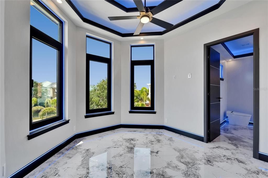 En Venta: $1,399,000 (5 camas, 3 baños, 3202 Pies cuadrados)