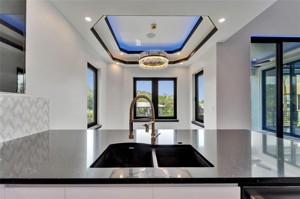 En Venta: $1,399,000 (5 camas, 3 baños, 3202 Pies cuadrados)
