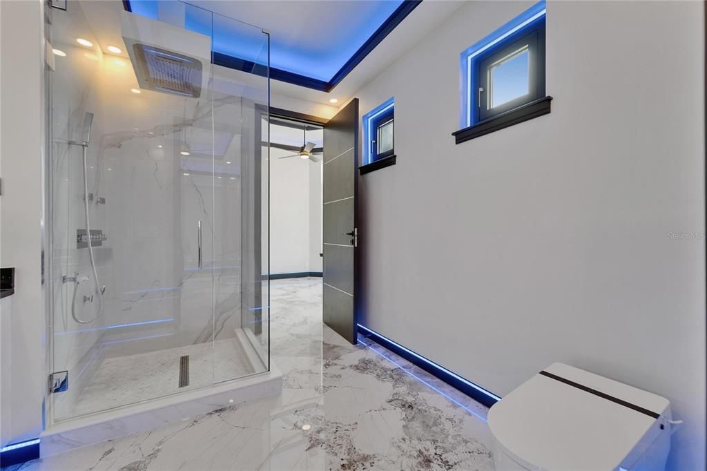 En Venta: $1,399,000 (5 camas, 3 baños, 3202 Pies cuadrados)