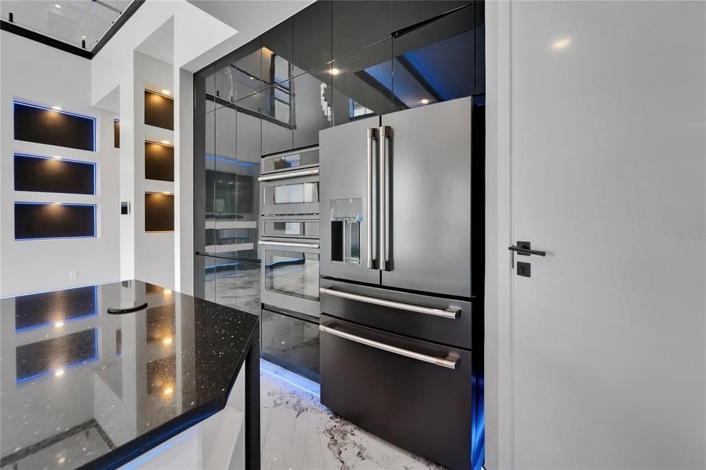 En Venta: $1,399,000 (5 camas, 3 baños, 3202 Pies cuadrados)