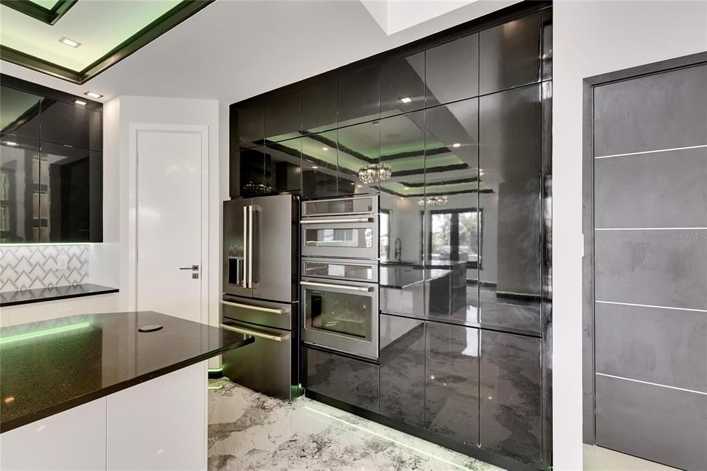 На продажу: $1,399,000 (5 спален, 4 ванн, 3196 Квадратных фут)