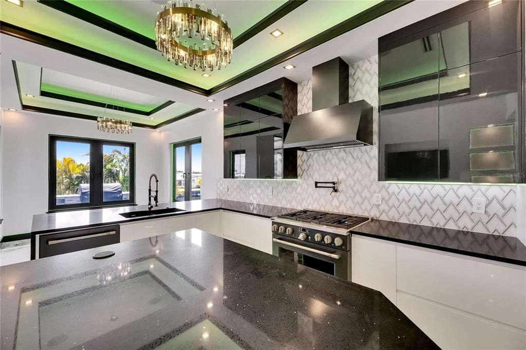 На продажу: $1,399,000 (5 спален, 4 ванн, 3196 Квадратных фут)
