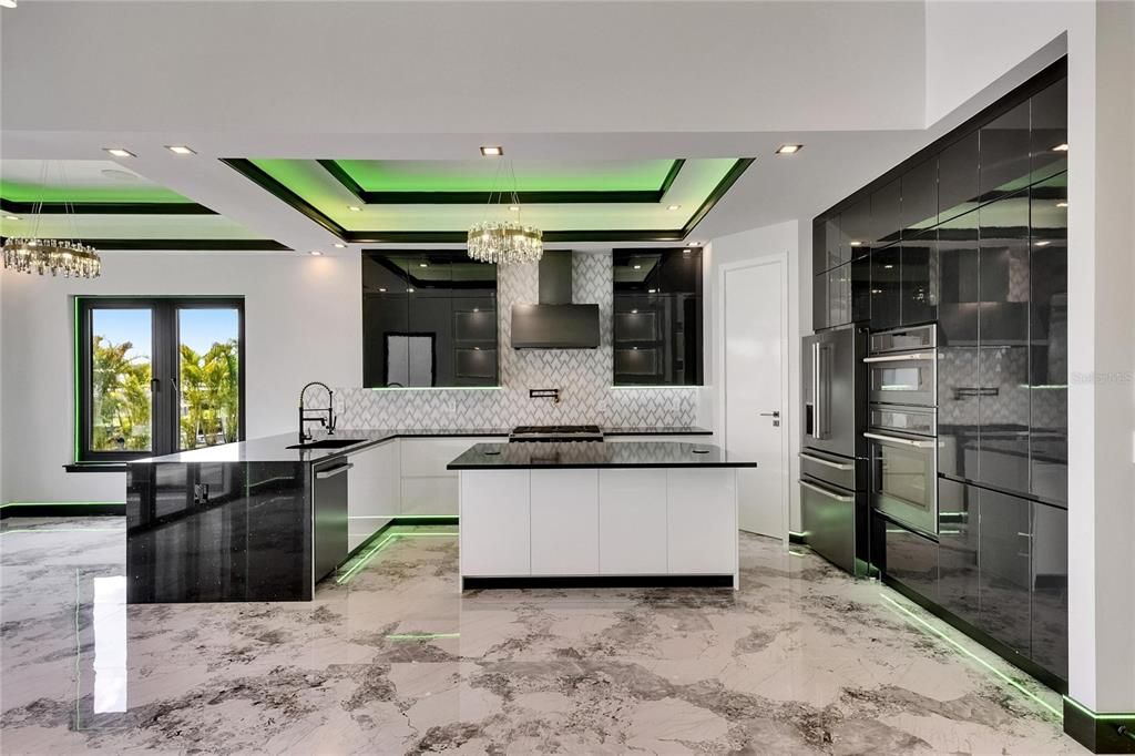 На продажу: $1,399,000 (5 спален, 4 ванн, 3196 Квадратных фут)