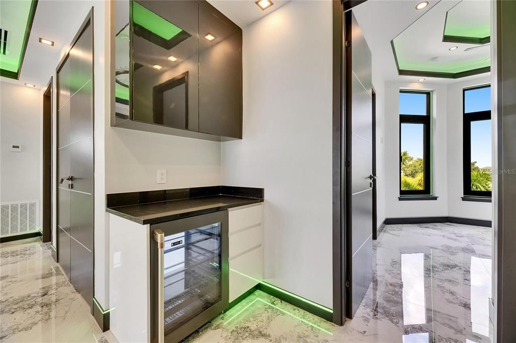 На продажу: $1,399,000 (5 спален, 4 ванн, 3196 Квадратных фут)