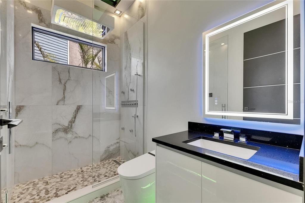 На продажу: $1,399,000 (5 спален, 4 ванн, 3196 Квадратных фут)
