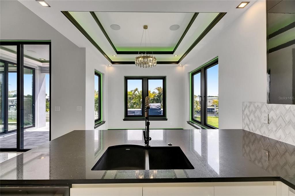 На продажу: $1,399,000 (5 спален, 4 ванн, 3196 Квадратных фут)
