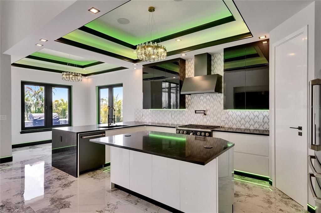 На продажу: $1,399,000 (5 спален, 4 ванн, 3196 Квадратных фут)