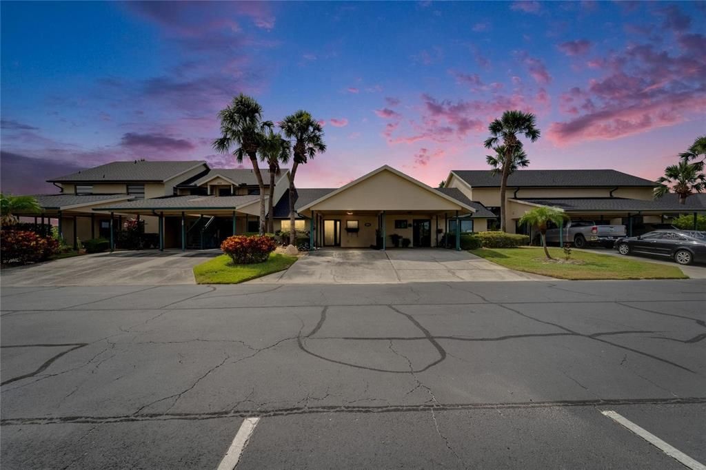 待售: $393,000 (2 贝兹, 2 浴室, 1002 平方英尺)