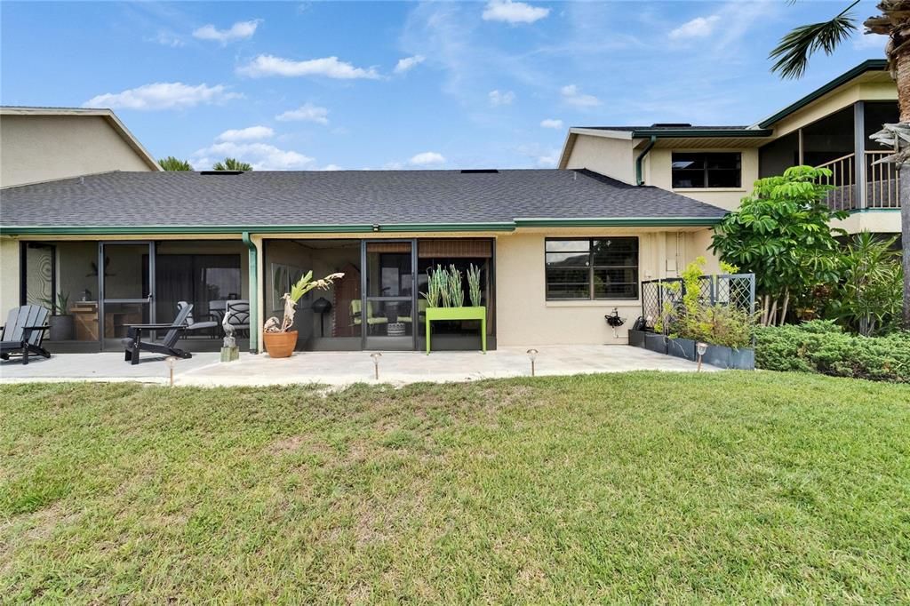 待售: $393,000 (2 贝兹, 2 浴室, 1002 平方英尺)