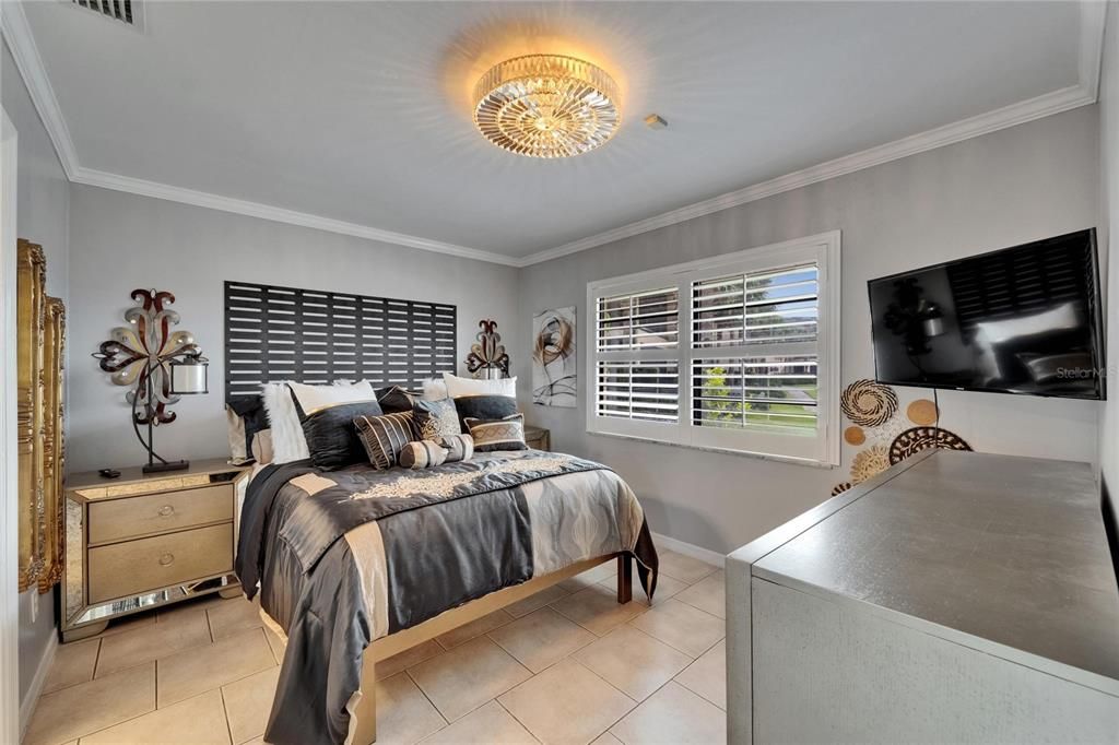 待售: $393,000 (2 贝兹, 2 浴室, 1002 平方英尺)