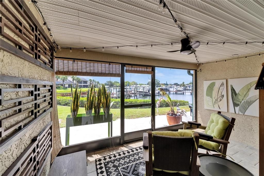 待售: $393,000 (2 贝兹, 2 浴室, 1002 平方英尺)