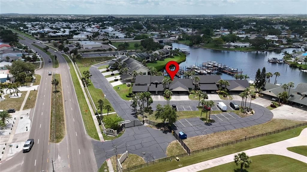 待售: $393,000 (2 贝兹, 2 浴室, 1002 平方英尺)