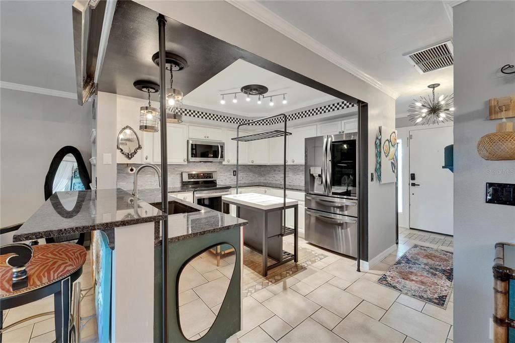 待售: $393,000 (2 贝兹, 2 浴室, 1002 平方英尺)