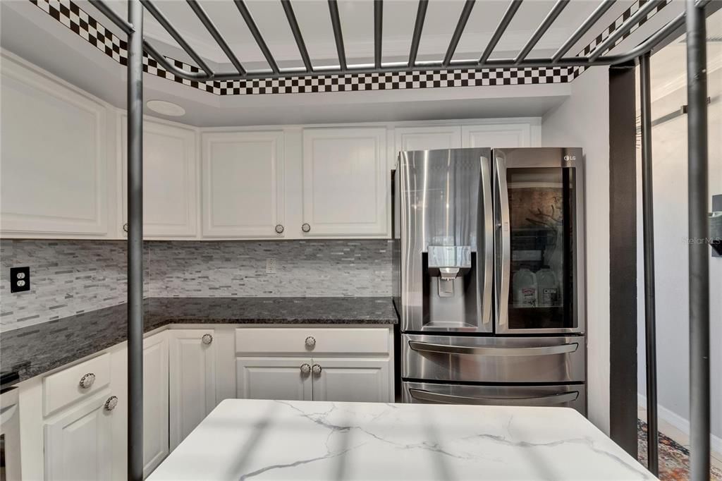 待售: $393,000 (2 贝兹, 2 浴室, 1002 平方英尺)