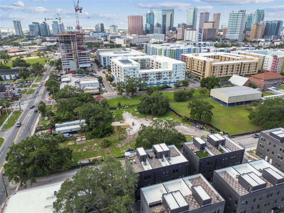 For Sale: $799,000 (3 beds, 3 baths, 2104 Square Feet)