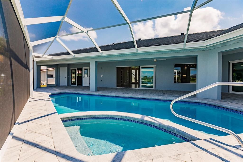 Active With Contract: $1,645,000 (3 beds, 2 baths, 2911 Square Feet)