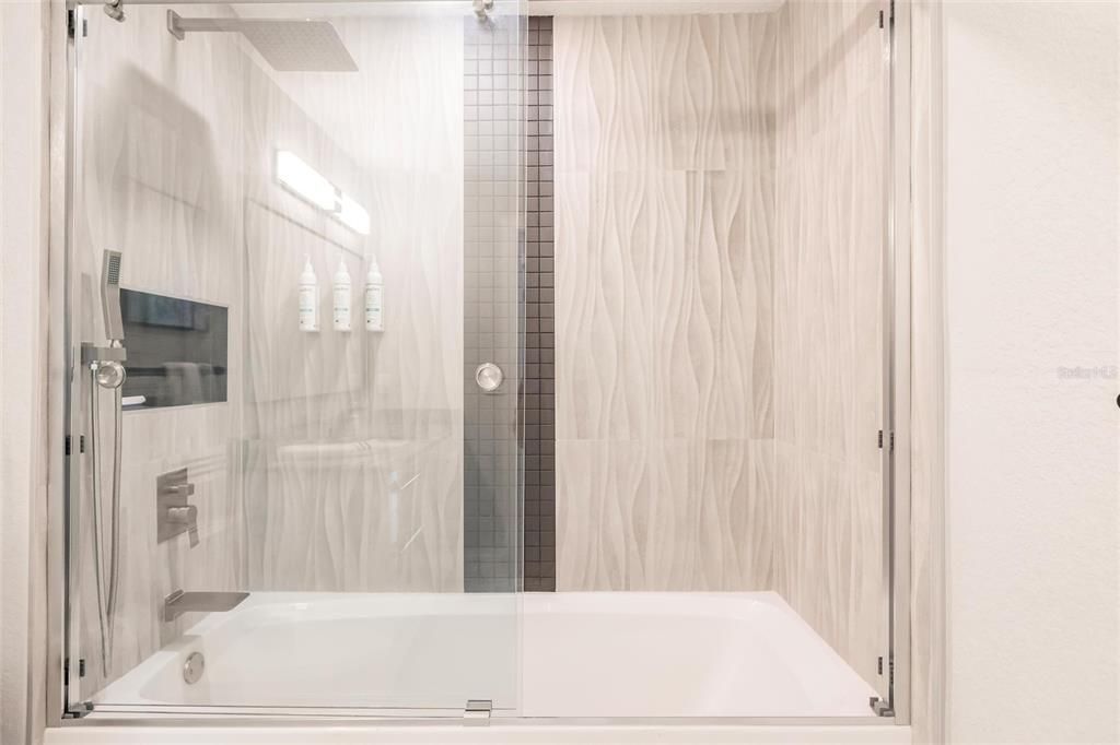 Active With Contract: $1,645,000 (3 beds, 2 baths, 2911 Square Feet)