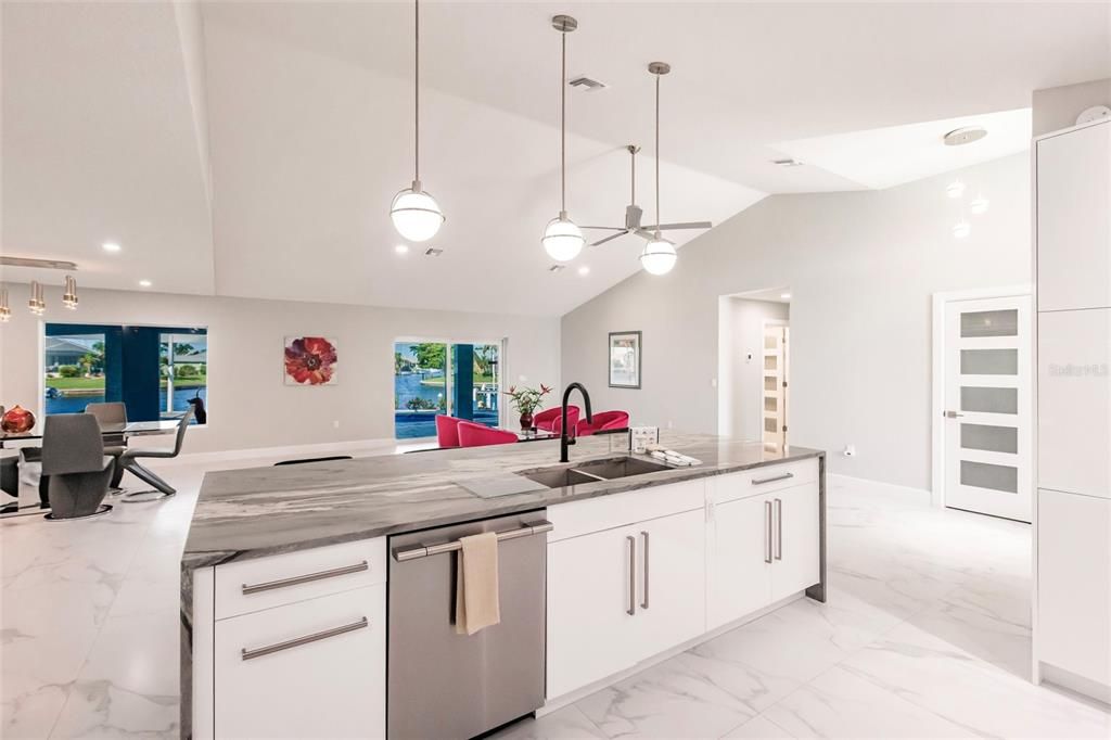 Active With Contract: $1,645,000 (3 beds, 2 baths, 2911 Square Feet)