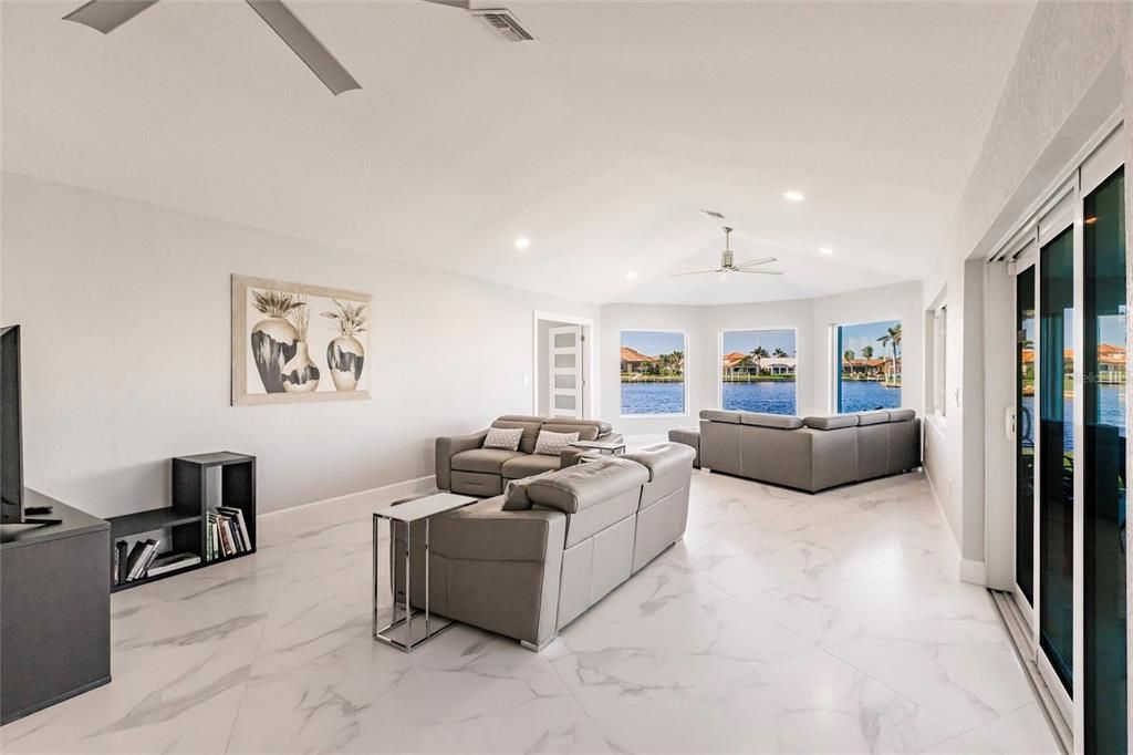 Active With Contract: $1,645,000 (3 beds, 2 baths, 2911 Square Feet)