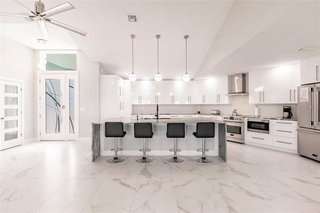 Active With Contract: $1,645,000 (3 beds, 2 baths, 2911 Square Feet)