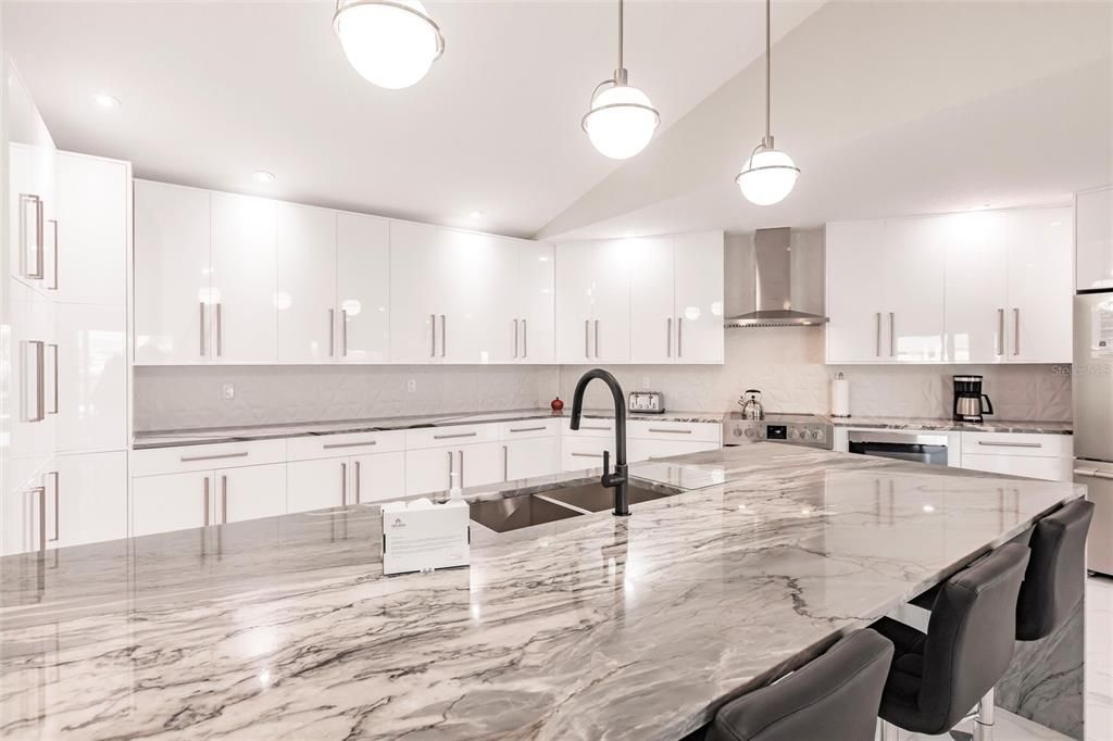 Active With Contract: $1,645,000 (3 beds, 2 baths, 2911 Square Feet)