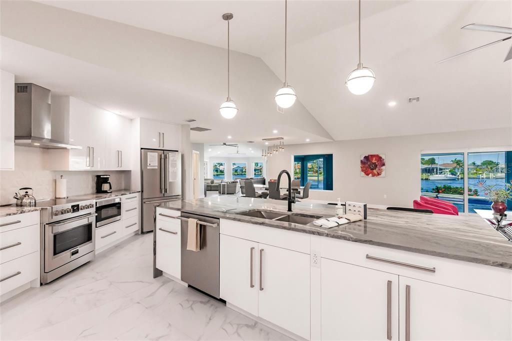Active With Contract: $1,645,000 (3 beds, 2 baths, 2911 Square Feet)