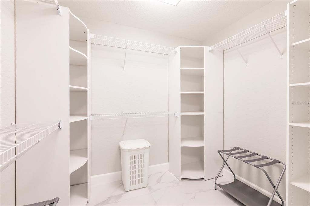 Active With Contract: $1,645,000 (3 beds, 2 baths, 2911 Square Feet)