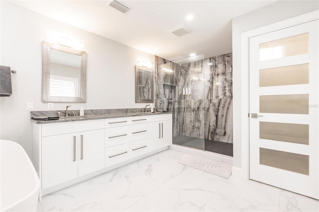 Active With Contract: $1,645,000 (3 beds, 2 baths, 2911 Square Feet)