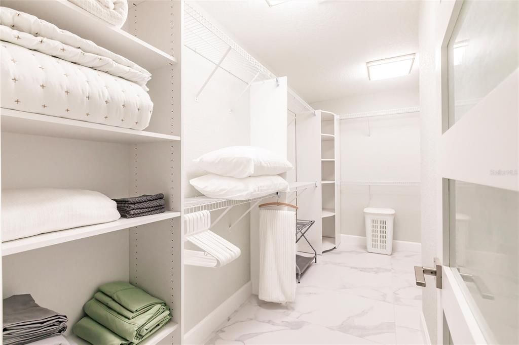 Active With Contract: $1,645,000 (3 beds, 2 baths, 2911 Square Feet)