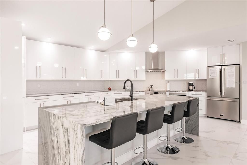 Active With Contract: $1,645,000 (3 beds, 2 baths, 2911 Square Feet)