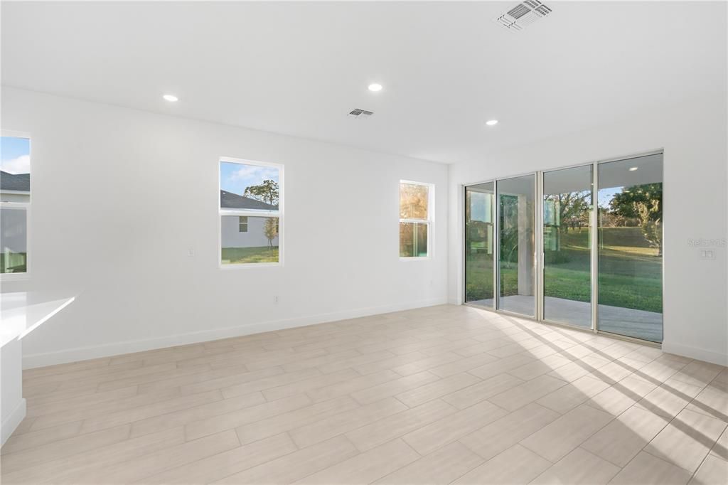 For Sale: $439,999 (4 beds, 3 baths, 2080 Square Feet)