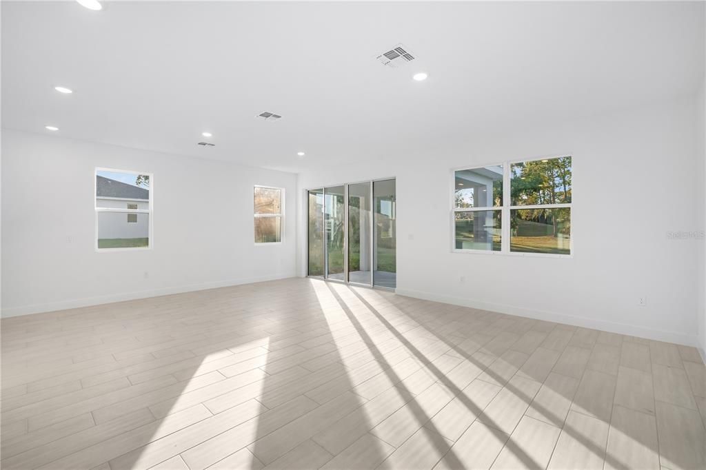 For Sale: $439,999 (4 beds, 3 baths, 2080 Square Feet)