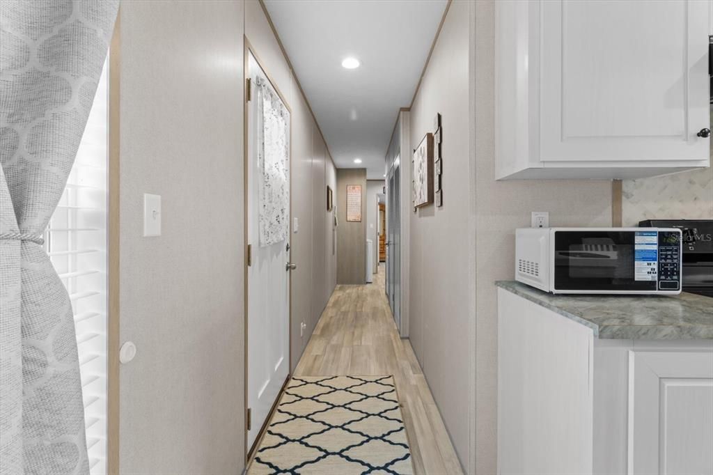 待售: $298,500 (2 贝兹, 2 浴室, 1056 平方英尺)