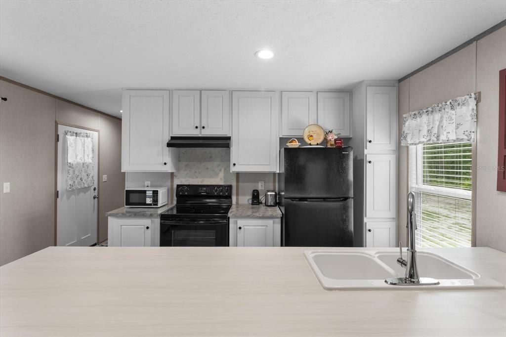 待售: $298,500 (2 贝兹, 2 浴室, 1056 平方英尺)