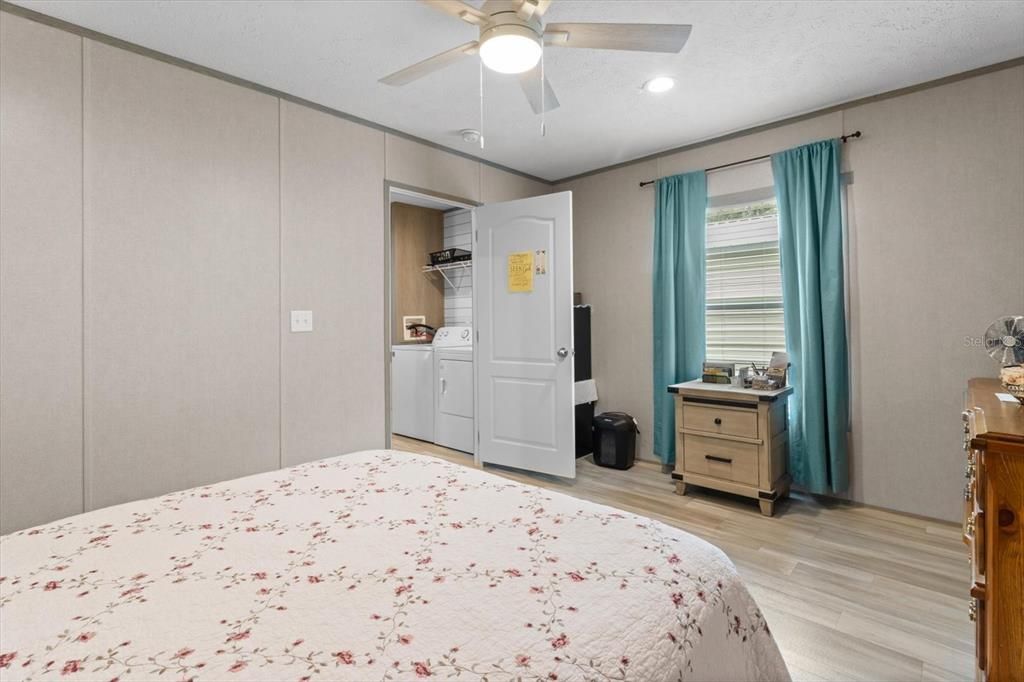 待售: $298,500 (2 贝兹, 2 浴室, 1056 平方英尺)