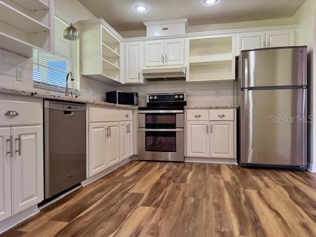 Под контрактом: $274,000 (3 спален, 2 ванн, 1485 Квадратных фут)