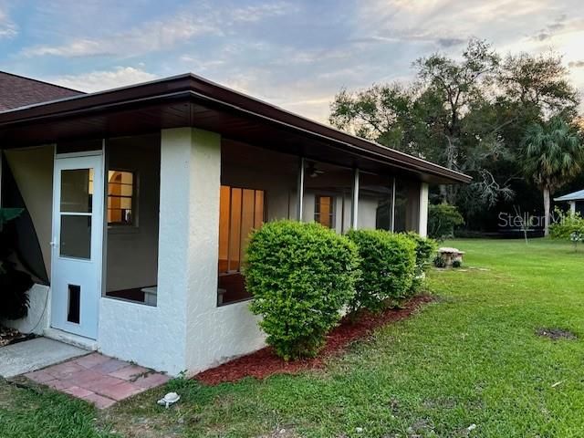 Под контрактом: $274,000 (3 спален, 2 ванн, 1485 Квадратных фут)