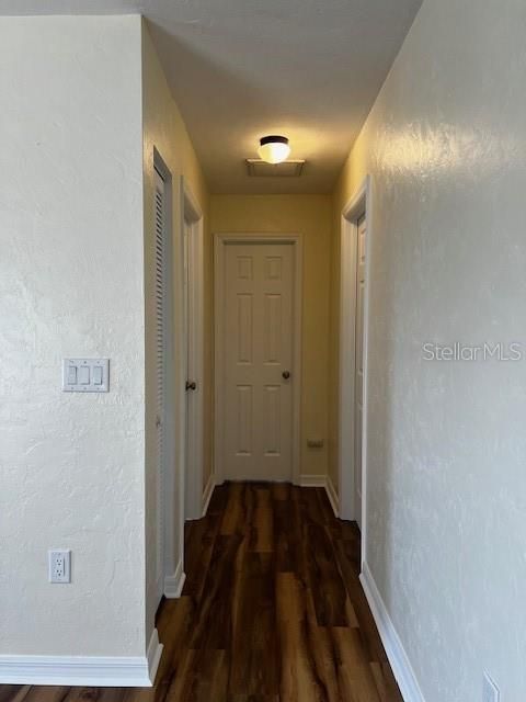 Под контрактом: $274,000 (3 спален, 2 ванн, 1485 Квадратных фут)