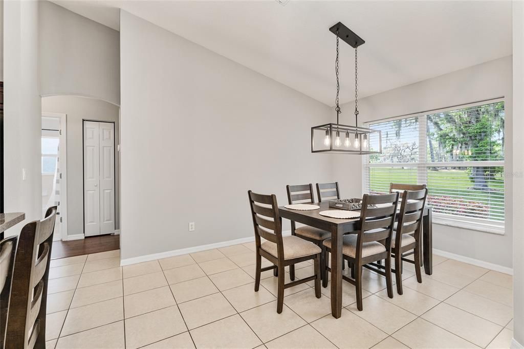 出租: $3,750 (3 贝兹, 2 浴室, 2333 平方英尺)