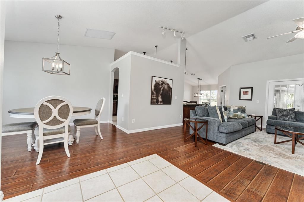 出租: $3,750 (3 贝兹, 2 浴室, 2333 平方英尺)