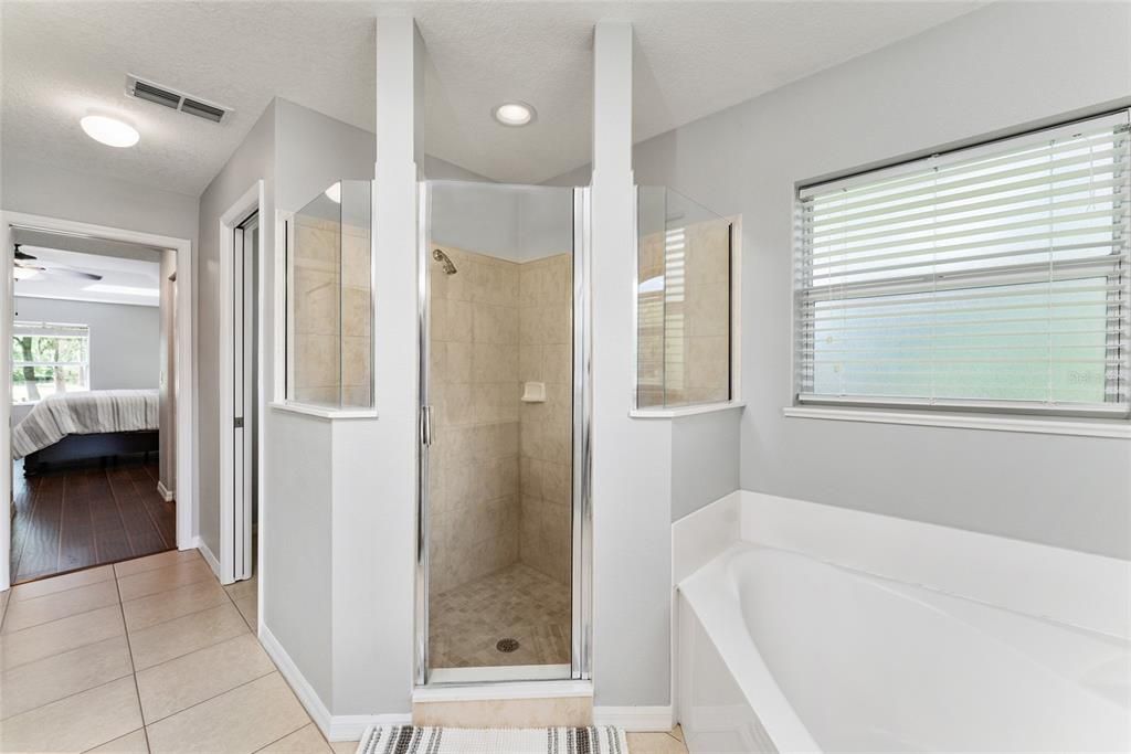 出租: $3,750 (3 贝兹, 2 浴室, 2333 平方英尺)